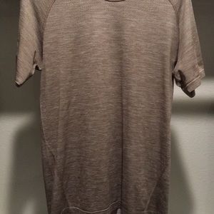 lululemon men’s shirt